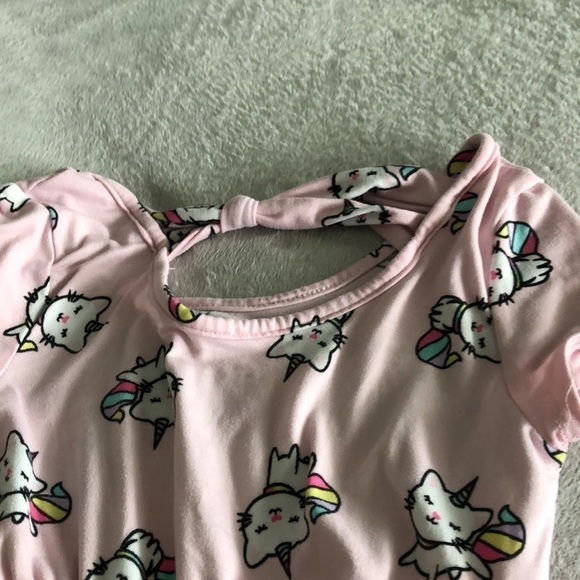 ONE STEP UP pink unicat pattern jersey knit dress with cutout back in size 2T - Picture 3 of 4